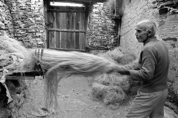 Ali Usta — Traditional Rope Making, Tire, 1999
