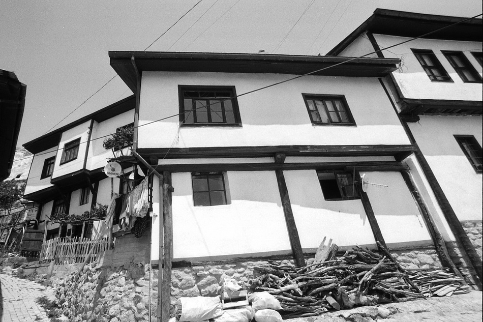 Beypazarı houses, streets and daily life, 2007 — photograph 3