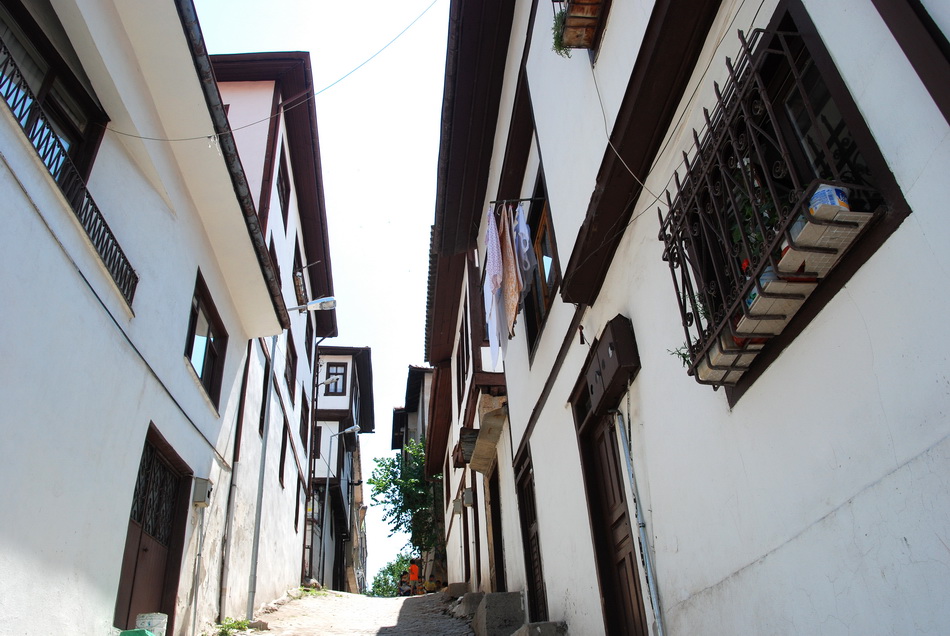 Beypazarı houses, streets and daily life, 2007 — photograph 16