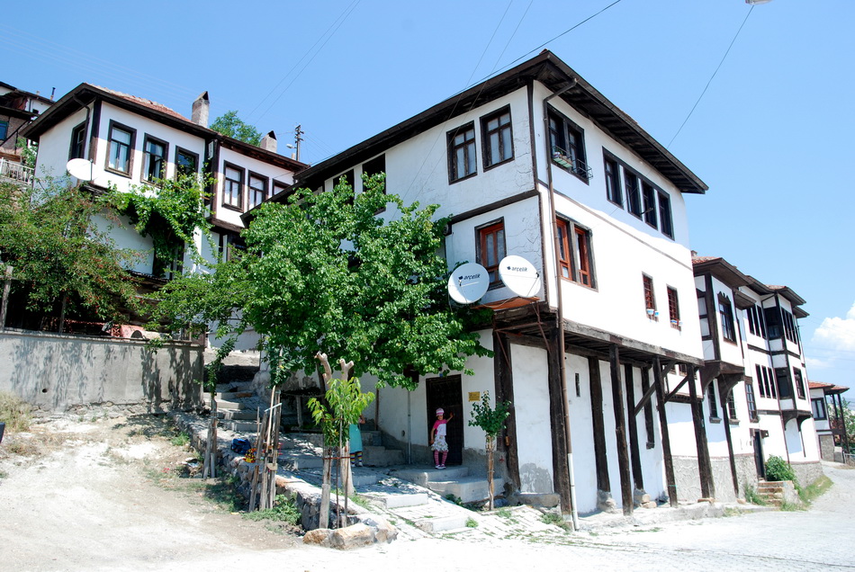 Beypazarı houses, streets and daily life, 2007 — photograph 18