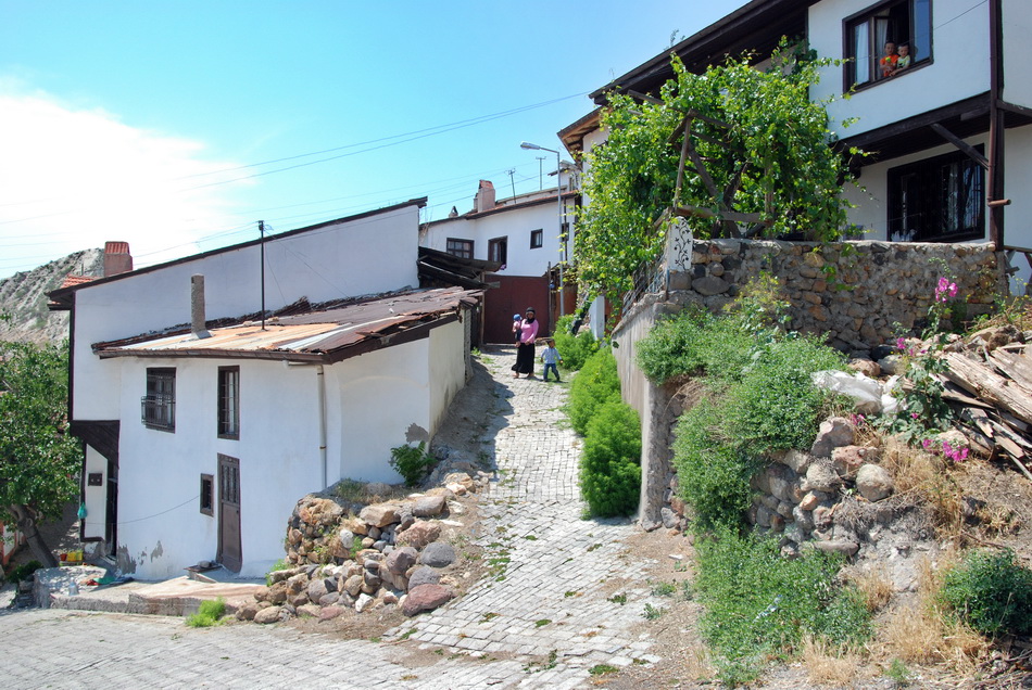 Beypazarı houses, streets and daily life, 2007 — photograph 32