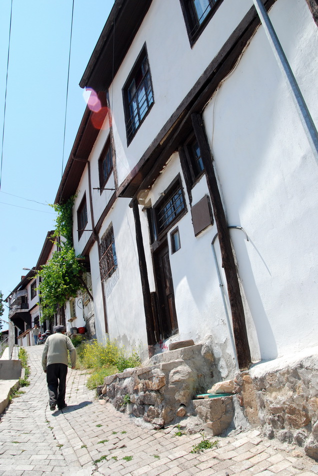 Beypazarı houses, streets and daily life, 2007 — photograph 34