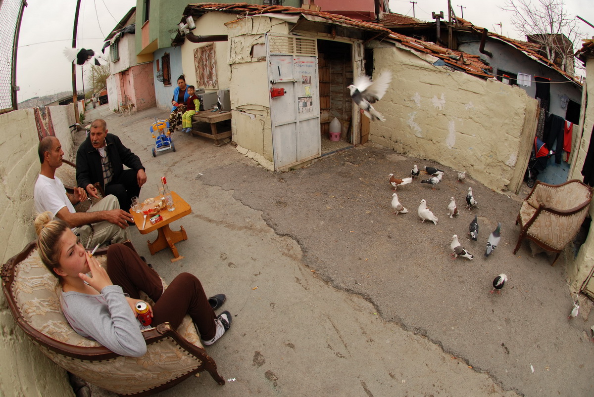 Aydın Çetinbostanoğlu — Roma documentary photograph 5