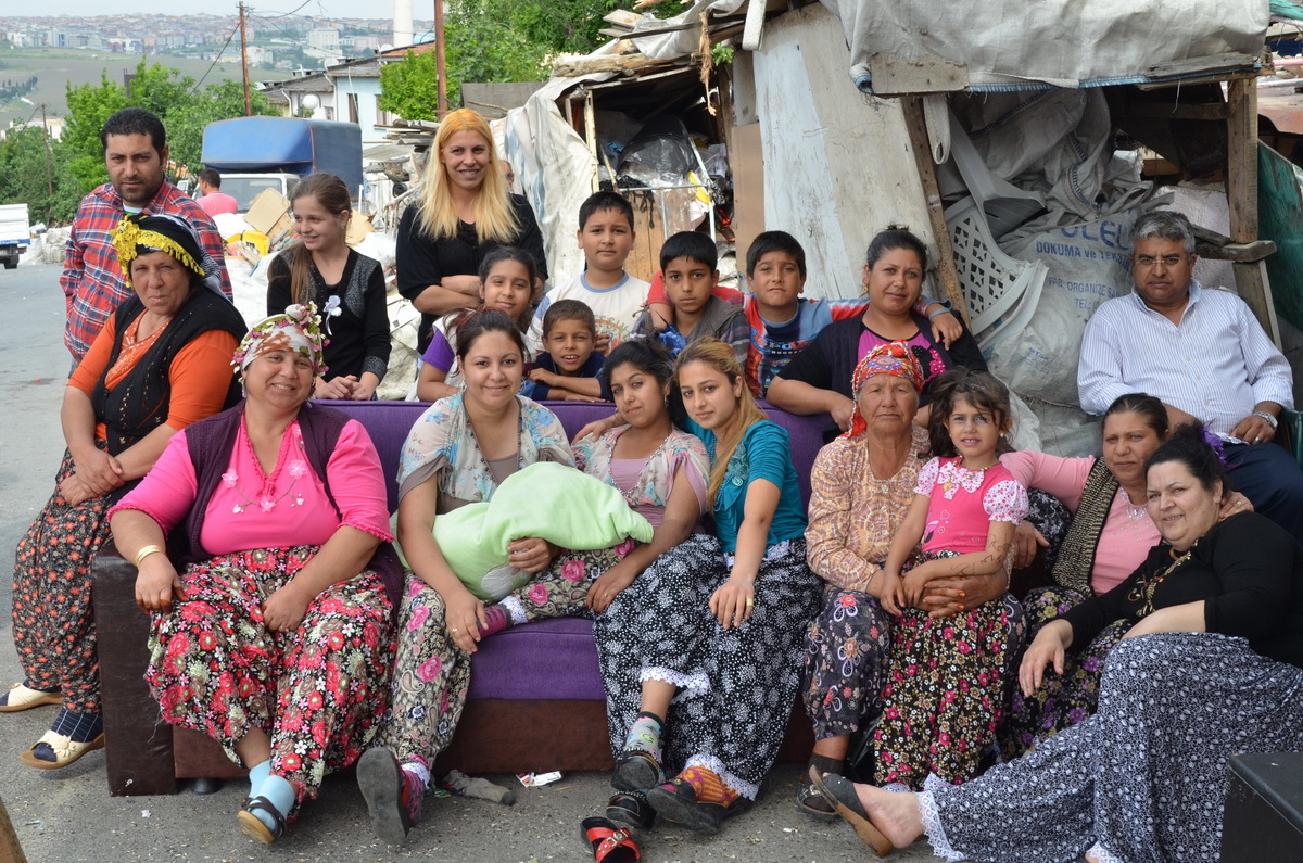 Aydın Çetinbostanoğlu — Roma documentary photograph 9