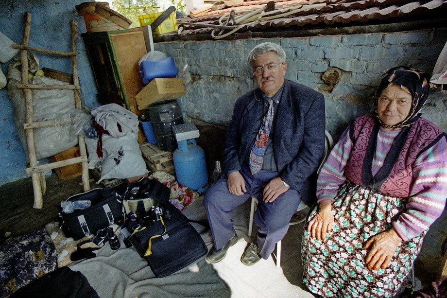Kula carpet weaving, 2002 — photograph 16