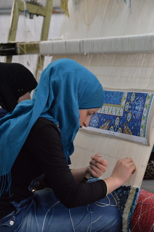 Midyat carpet weaving, 2015 — photograph 4