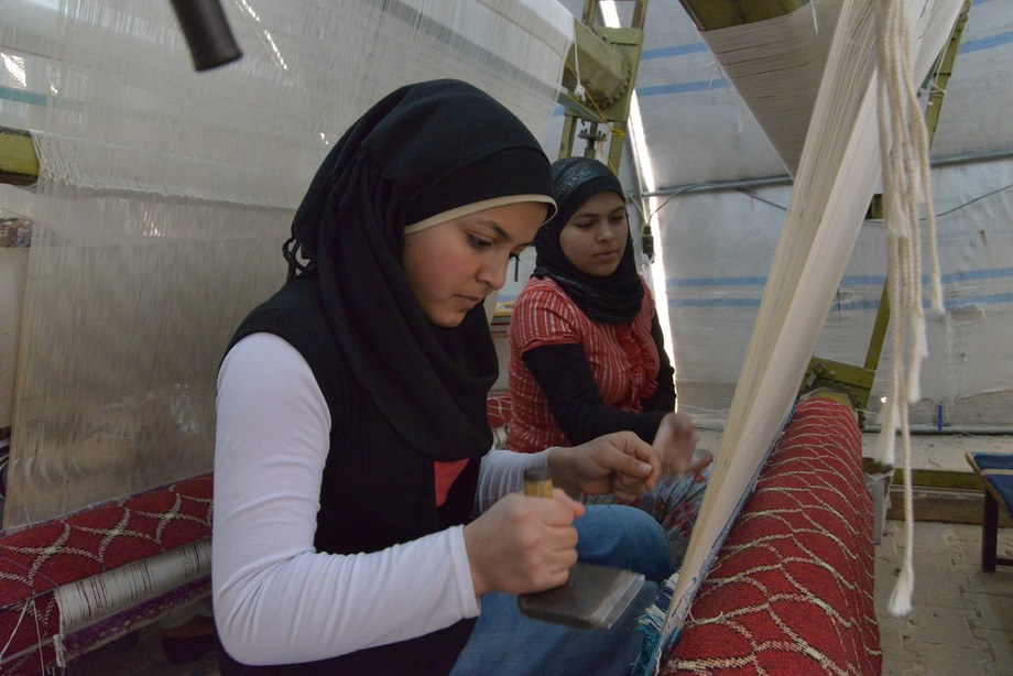 Midyat carpet weaving, 2015 — photograph 6