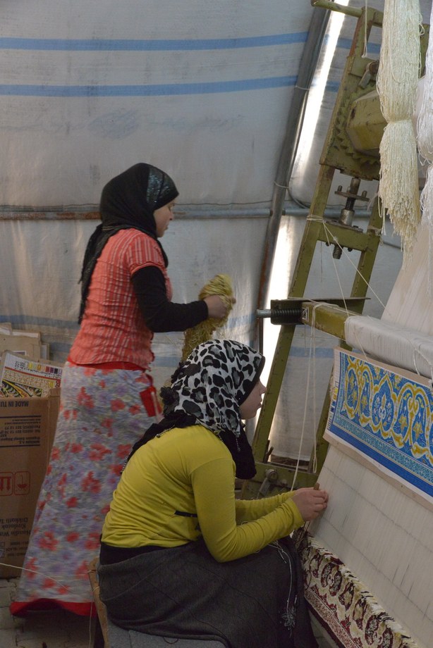 Midyat carpet weaving, 2015 — photograph 12