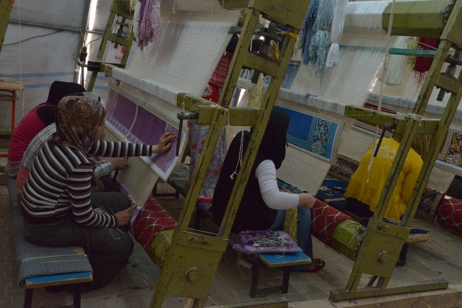 Midyat carpet weaving, 2015 — photograph 13