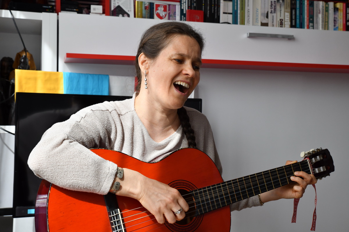 Belaruslu müzisyen Tatsiana: “Meydanlar dolunca ben de kendi dilimde müzik yapmak istedim.” — photograph 4