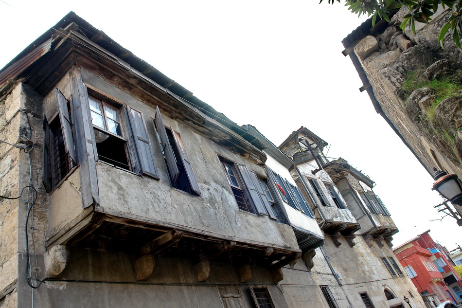 Historic houses and streets of Tarsus, 2006 — photograph 7