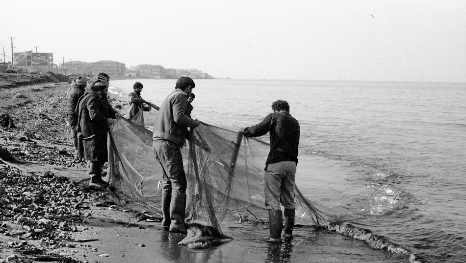 Trata fishing in Güzelbahçe, photograph 03, 1986