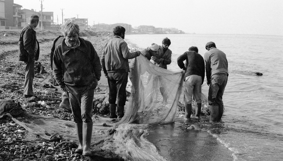 Trata fishing in Güzelbahçe, photograph 05, 1986